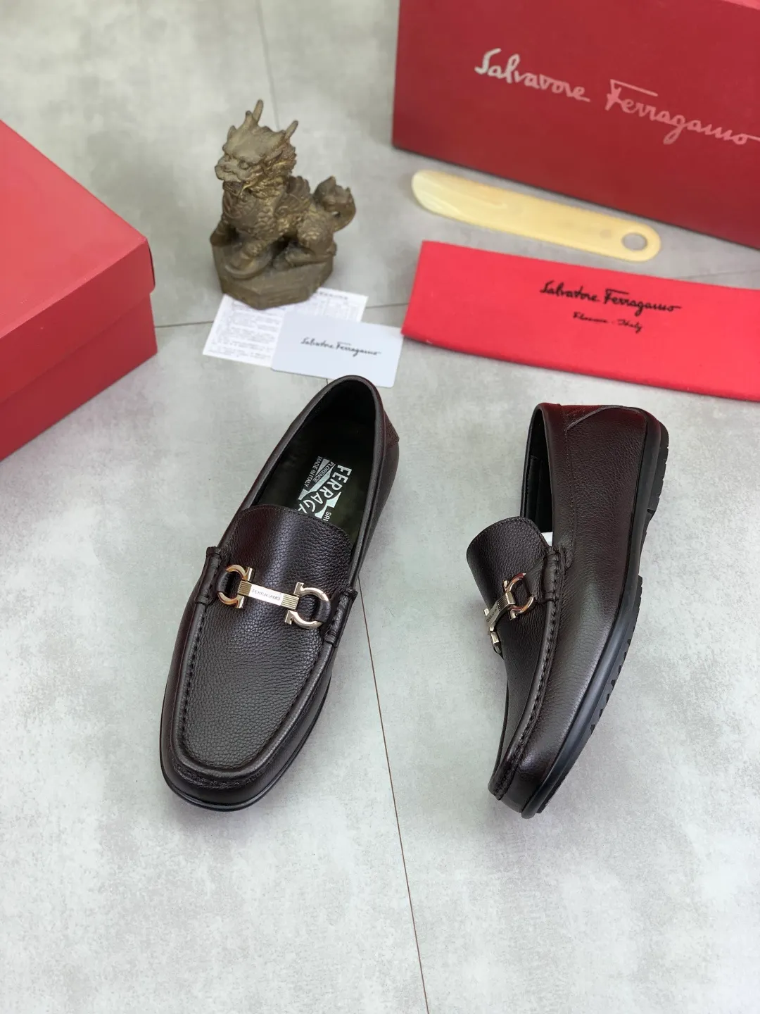 Men's Men's Shoes 💰P540💰[New Style] Water-dyed Niuli 🆘[Salvatore Ferragamo] Ferragamo's latest casual business leather shoes for men! Available at counters simultaneously! The fabric is made of specially imported original calfskin, the lining is made of imported water-dyed cowhide, and the original combination outsole is absolutely luxurious and leads the fashion trend. Matching code: 39-44 (38 45 customized) black optional